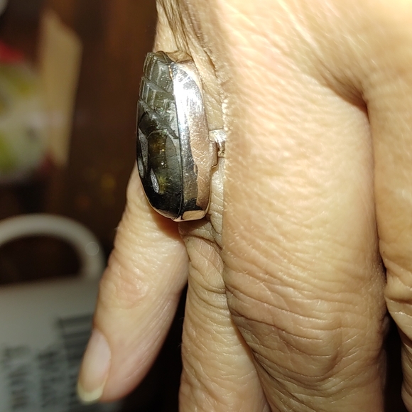 New Labadorite Carved Skull Face Ring Size 6.5 - Picture 7 of 8